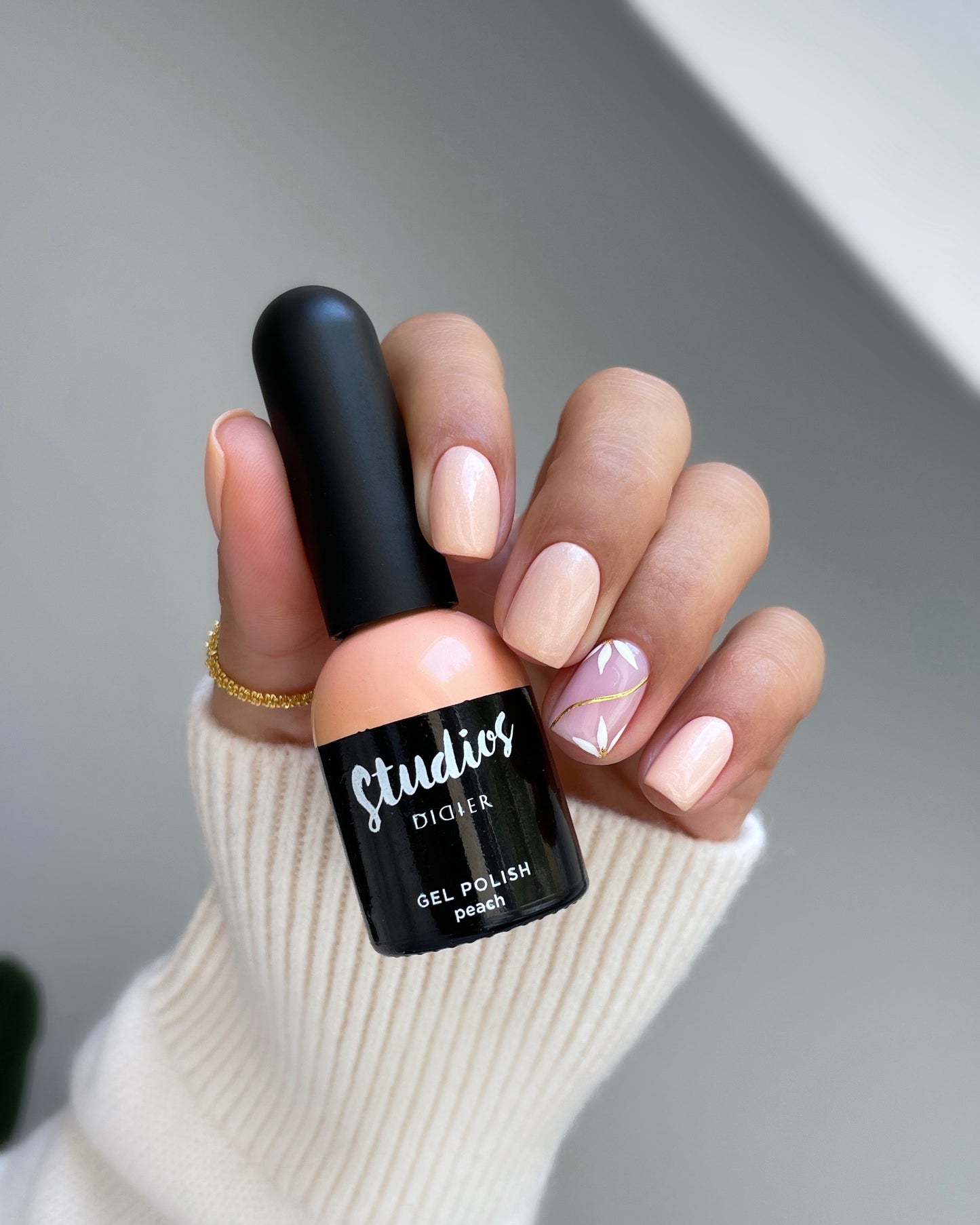 Studios Didier Hibrid Gél Lakk, Peach, 8ml