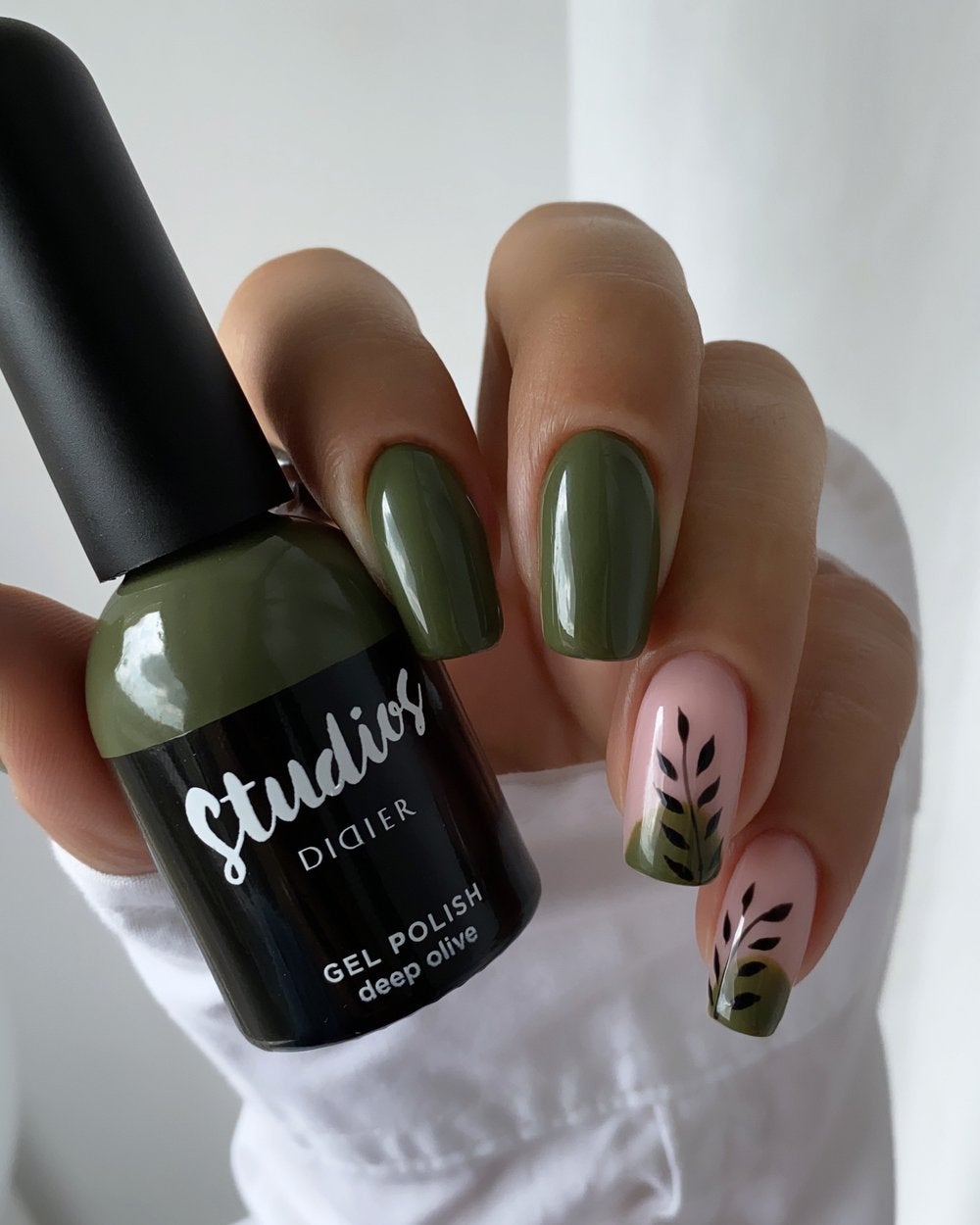 Studios Didier Hibrid Gél Lakk, Deep Olive, 8ml